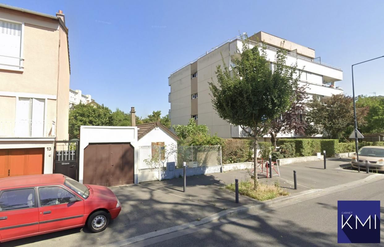 221m² Land in Montreuil, France No. 132264
