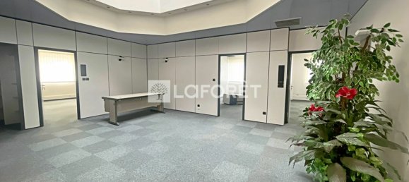 1405m² Office in Izernore, France No. 204967 9