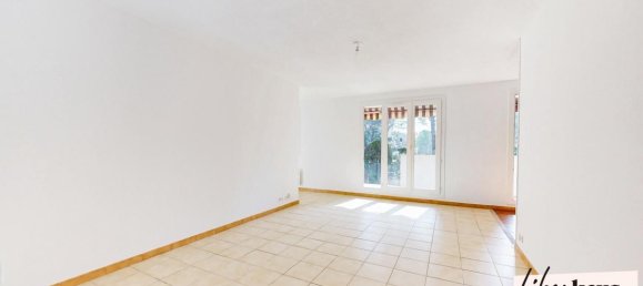 3 chambres Appartement à Salon-de-Provence, France No. 334776 3