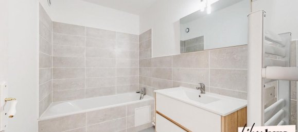 3 chambres Appartement à Salon-de-Provence, France No. 334776 6