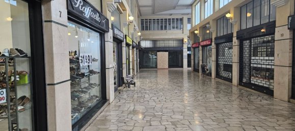 Gewerbliche Immobilie in Bergamo, Italy 140m², Nr. 373635 4