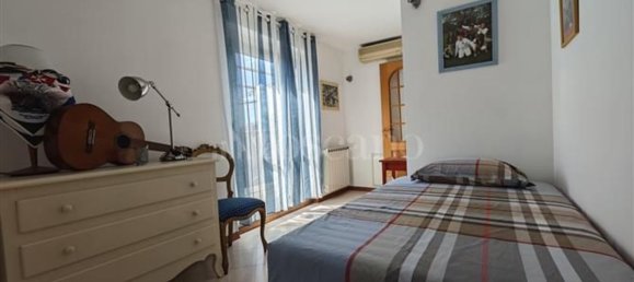 4 Schlafzimmer Wohnung in Siena, Italy, Nr. 336868 8