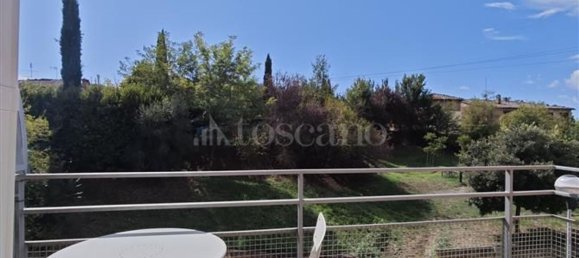 4 Schlafzimmer Wohnung in Siena, Italy, Nr. 336868 3