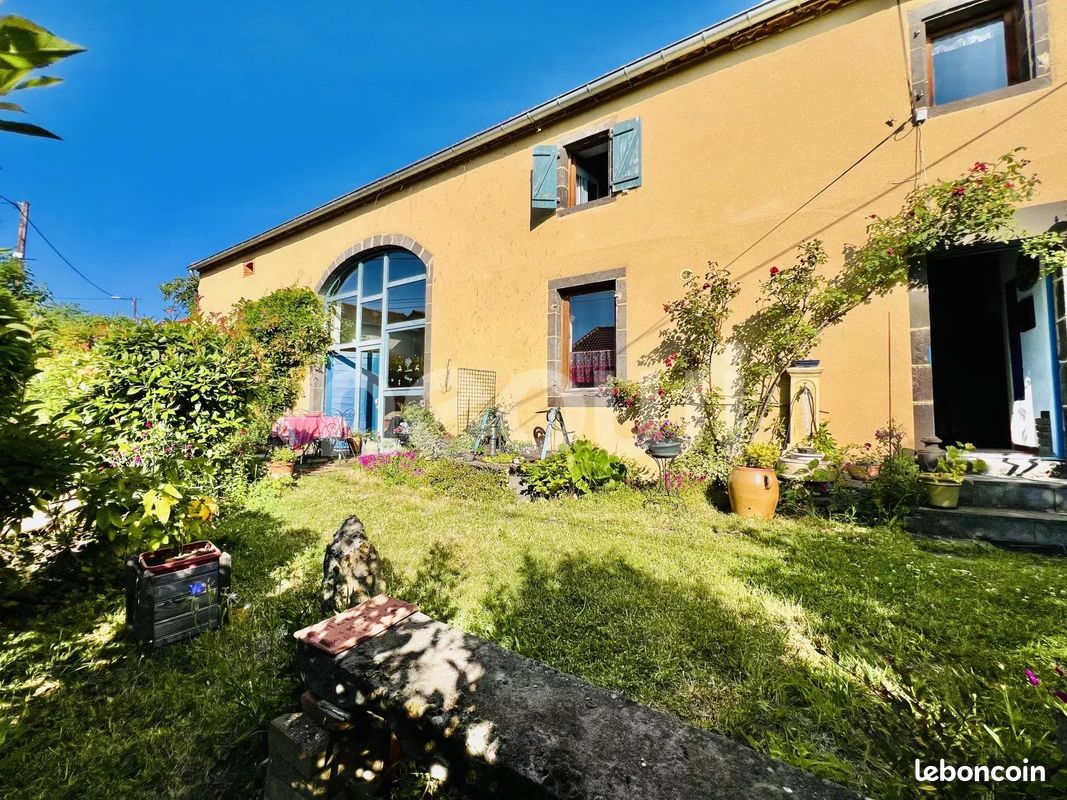 4 غرف نوم منزل في Puy-de-Dome, France رقم 339324