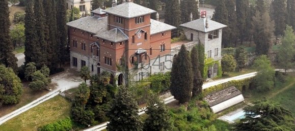 Villa de 12 dormitorios en Gavirate, Italy No. 404367 2