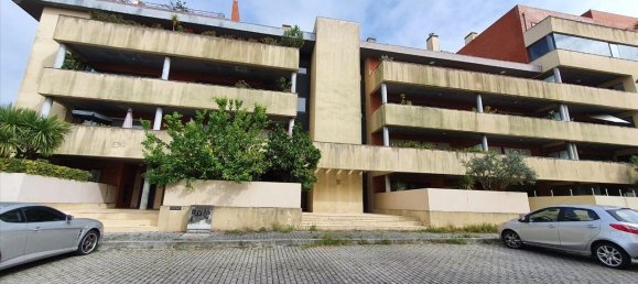 3 bedrooms Apartment in Porto, Portugal No. 209813 4