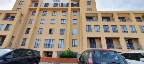 3 bedrooms Apartment in Porto, Portugal No. 209813 2