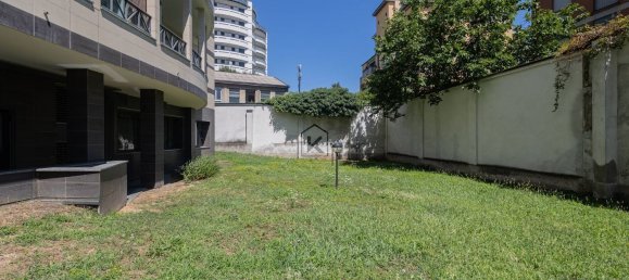 5 rooms Apartment in Milan, Italy No. 333220 50