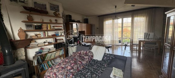 4-salle Villa à Fino Mornasco, Italy No. 13106 10