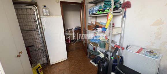 4-salle Villa à Fino Mornasco, Italy No. 13106 21