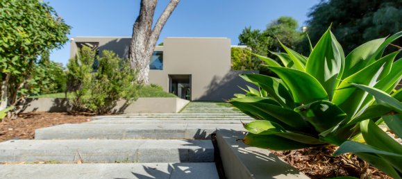 6 bedrooms Villa in Cascais, Portugal No. 99850 3