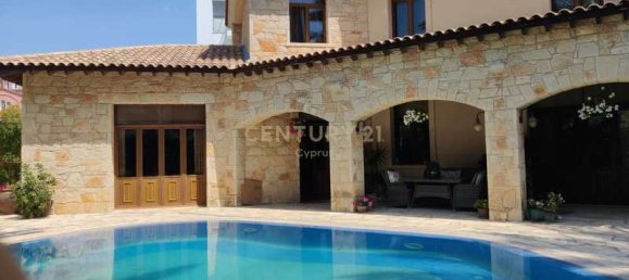 5 bedrooms Villa in Ypsonas, Cyprus No. 20239 2