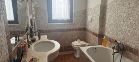 5 rooms House in Maltignano, Italy No. 292893 3