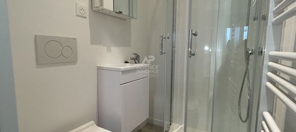 3 bedrooms House in Poissy, France No. 188383 10