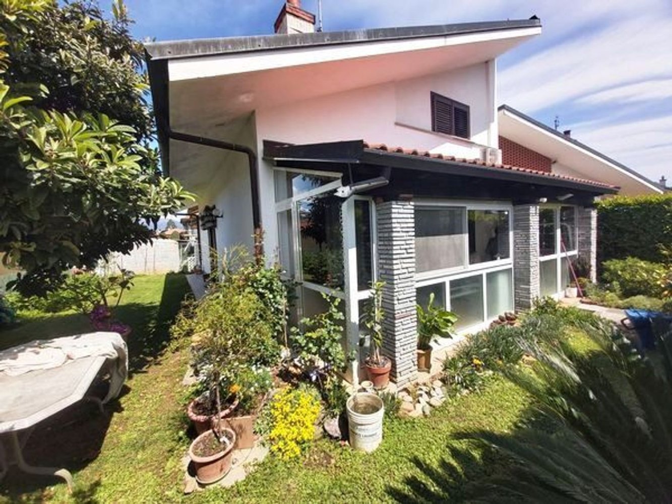 5 rooms House in Salassa, Italy No. 47132