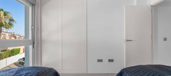 2 bedrooms Penthouse in Torrevieja, Spain No. 133342 14