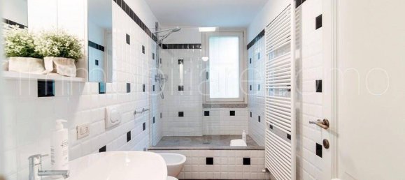 Villa de 5 dormitorios en Laglio, Italy No. 264198 34