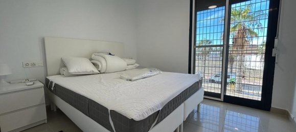 Casa de 4 dormitorios en Alicante, Spain No. 10153 8