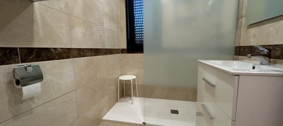 Casa de 4 dormitorios en Alicante, Spain No. 10153 14