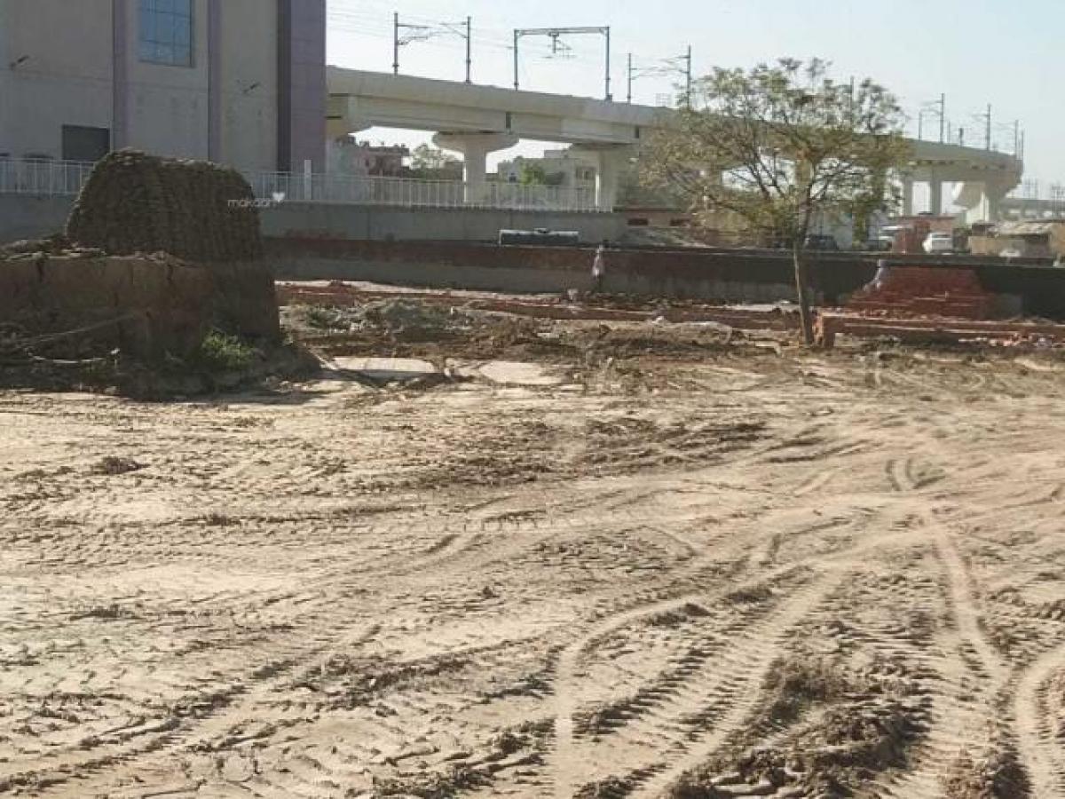  Land in Noida, India No. 33426