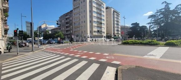 60m² Commercial property in Milan, Italy No. 333268 8