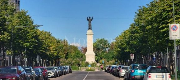 60m² Commercial property in Milan, Italy No. 333268 6