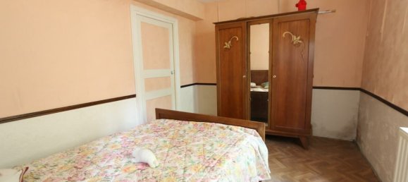 2 bedrooms House in Sully, France No. 66458 5