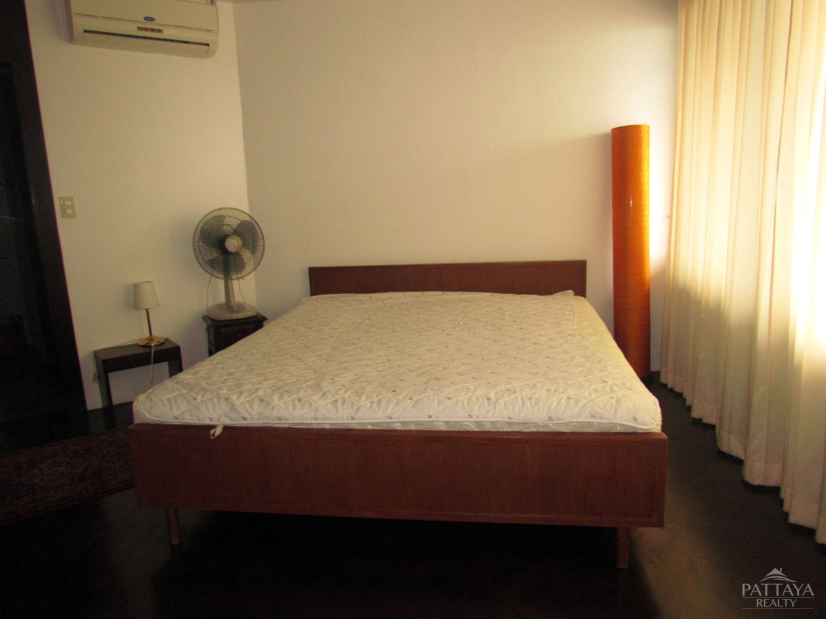 3 bedrooms Condo in Pattaya, Thailand No. 1554