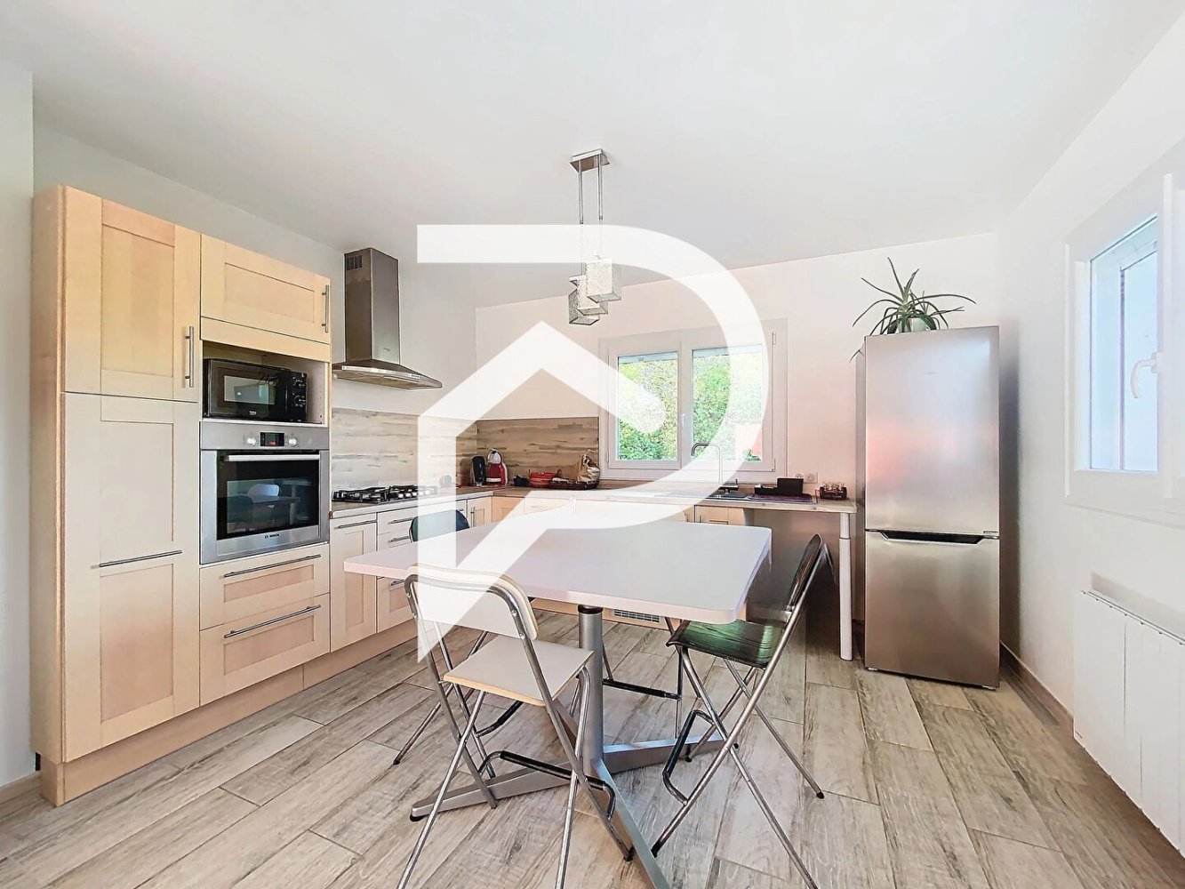 Casa de 3 dormitorios en Saint-Lubin-des-Joncherets, France No. 50268