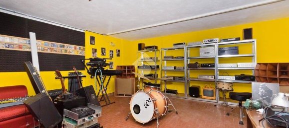 Villa de 4 dormitorios en Moncalieri, Italy No. 208409 25