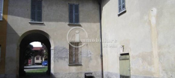 6 bedrooms Villa in Lomazzo, Italy No. 108059 4