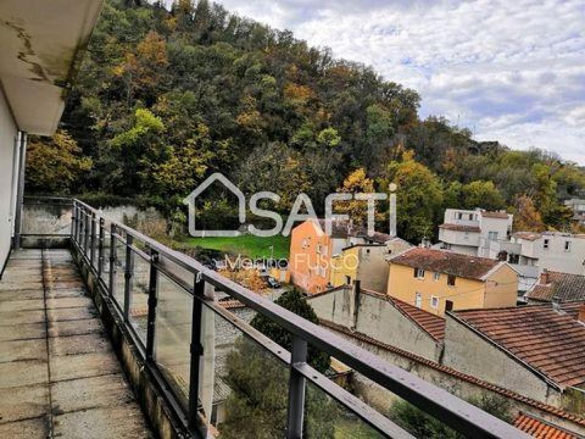 4 غرف نوم شقة في Givors, France رقم 33475