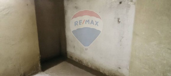 1-salle Garage à Catania, Italy No. 265375 8