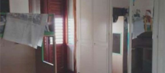 6 rooms Apartment in Verzino, Italy No. 35050 65