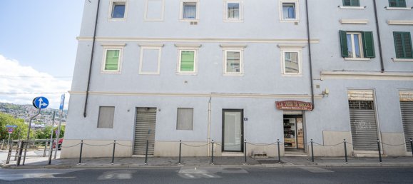 Apartamento de 2 dormitorios en Trieste, Italy No. 322721 21