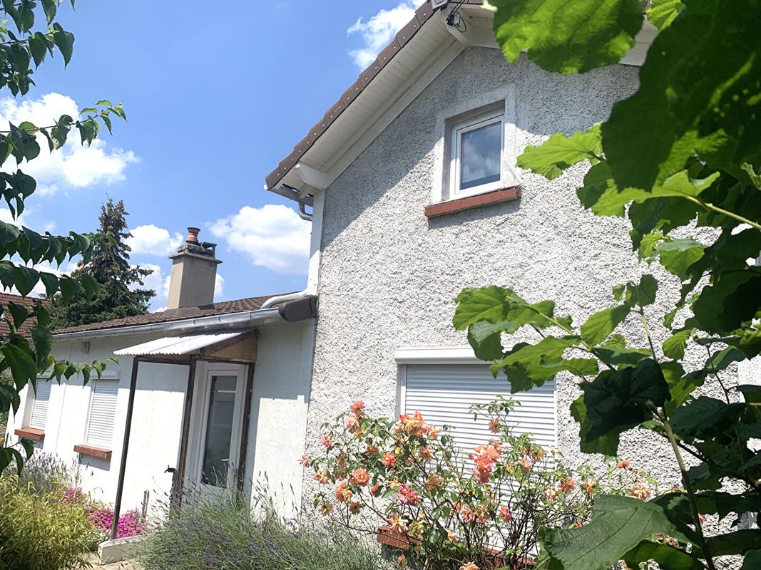 2 bedrooms House in Conflans-Sainte-Honorine, France No. 135529