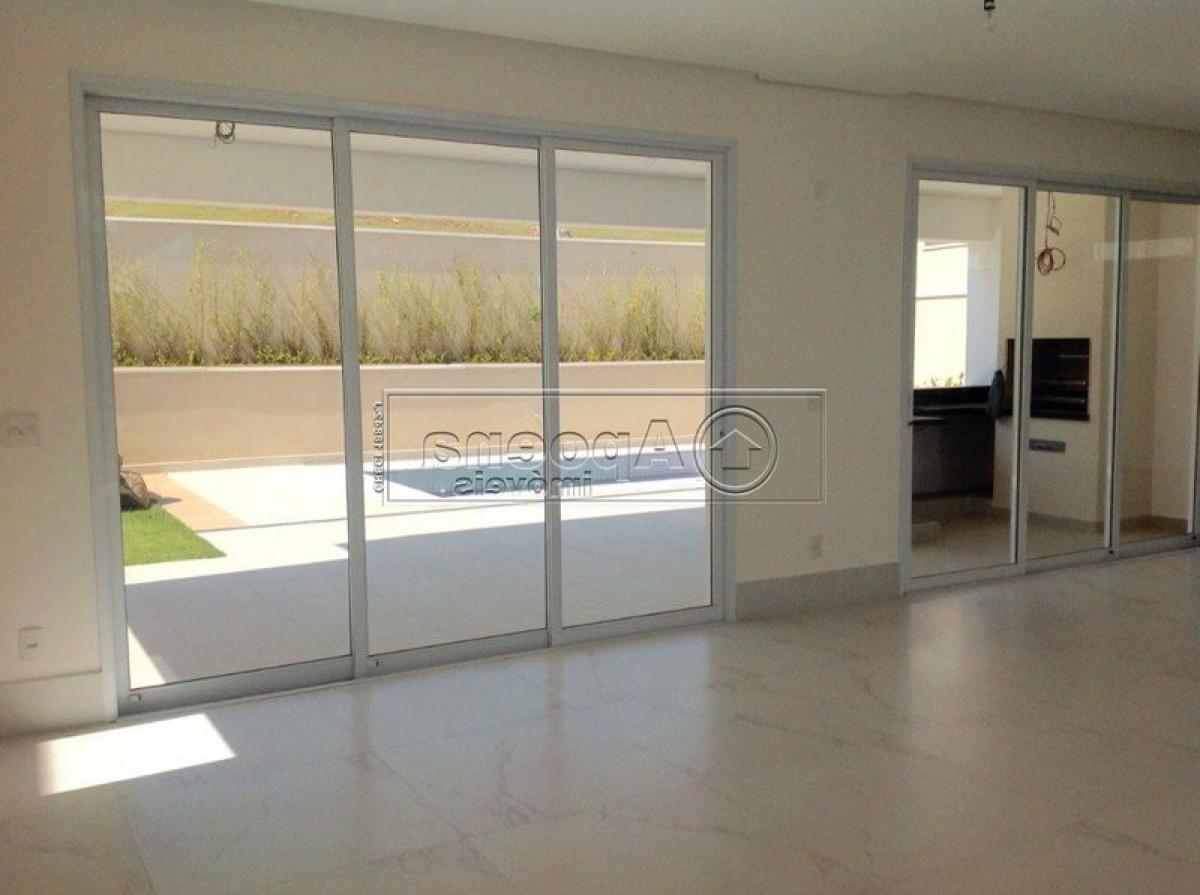 Casa de 4 dormitorios en Sao Paulo, Brazil No. 497825