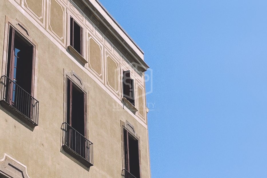 Propriété commerciale à Barcelona, Spain 1052m² No. 7388