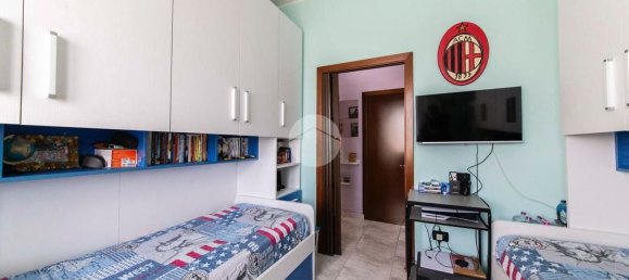 Apartamento de 3 divisões em Rozzano, Italy N.º 4591 24
