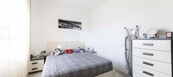 Apartamento de 3 divisões em Rozzano, Italy N.º 4591 17