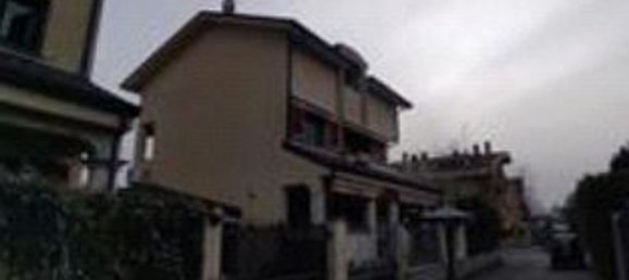 Villa de 4 habitaciónes en Brugherio, Italy No. 6231 14