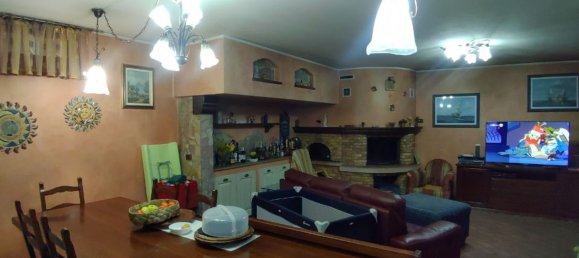 Villa de 4 habitaciónes en Brugherio, Italy No. 6231 18