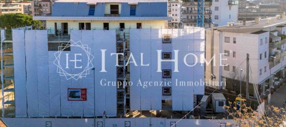 Apartamento de 6 habitaciónes en Bergamo, Italy No. 220776 18