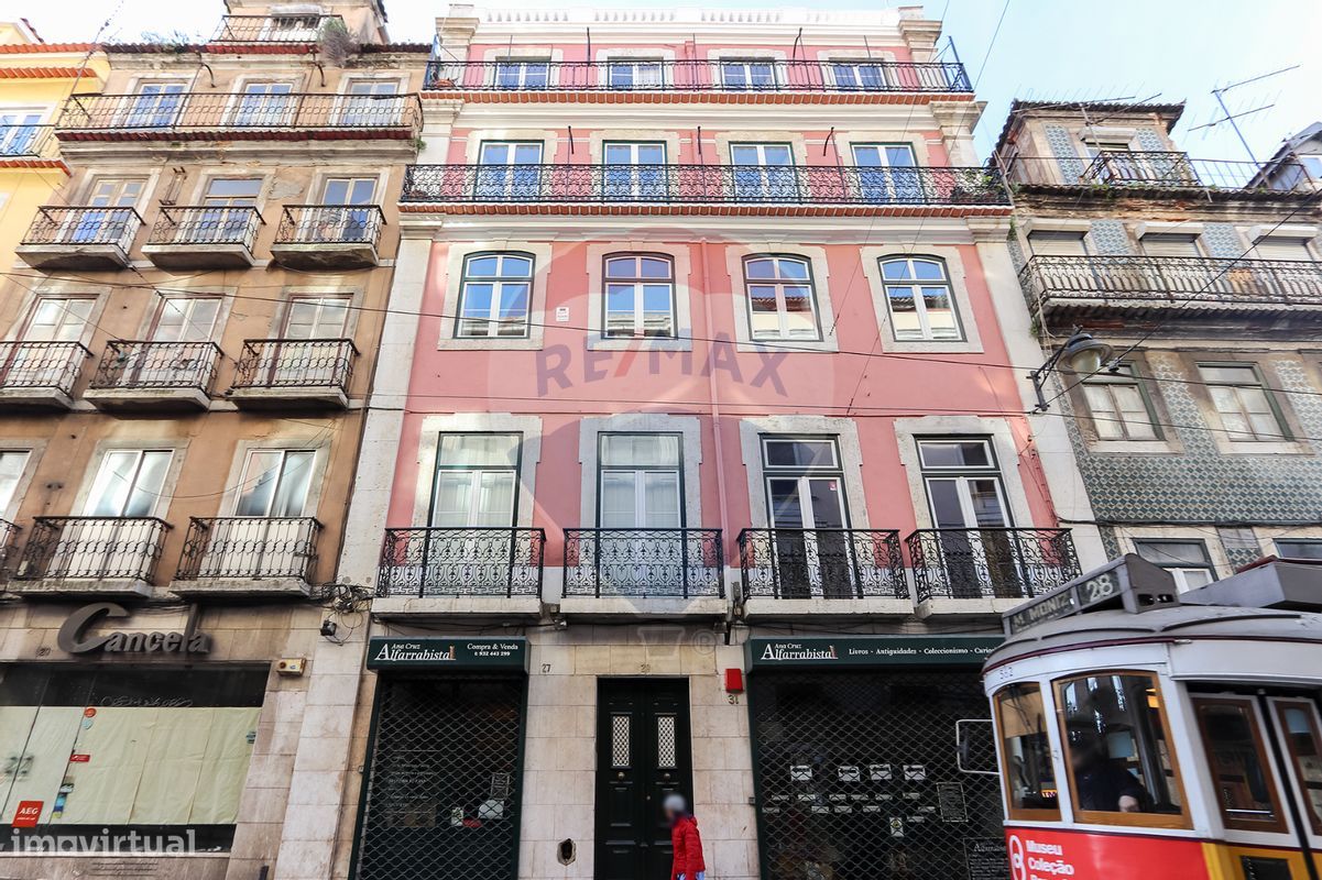 2 bedrooms Apartment in Lisbon, Portugal No. 75016