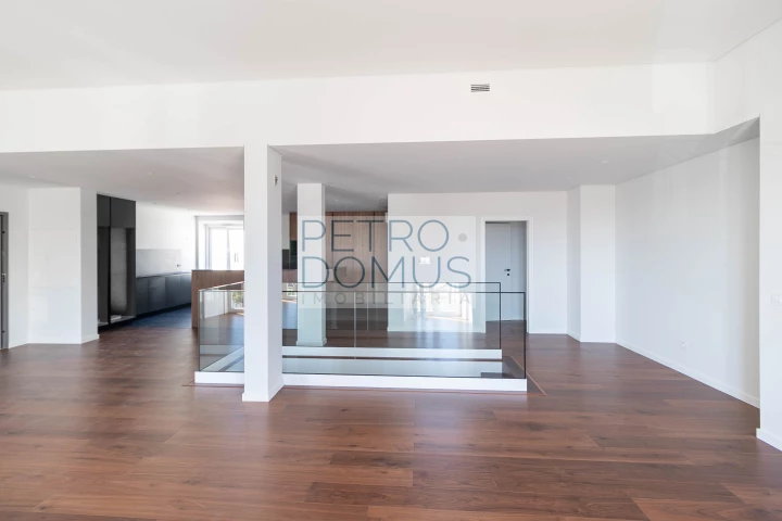 4 bedrooms Apartment in Leiria, Portugal No. 195085