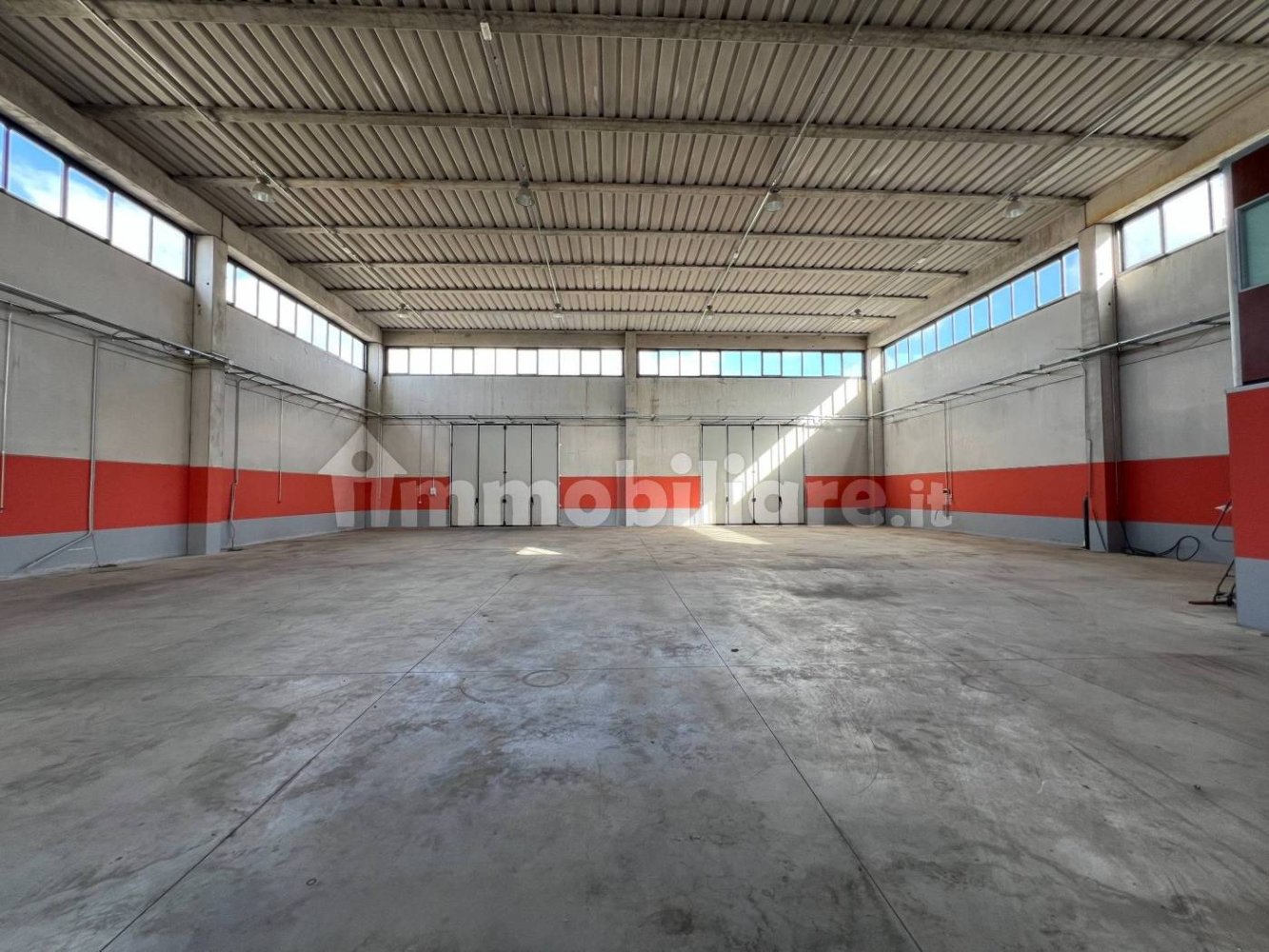 789m² Warehouse in Campiglia Marittima, Italy No. 158545