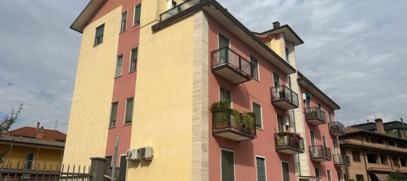 3 rooms Apartment in Opera, Italy No. 22896 2
