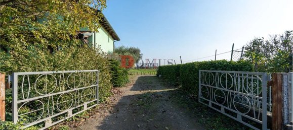 7 rooms Villa in Quistello, Italy No. 73872 2