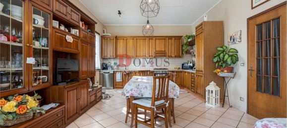 7 rooms Villa in Quistello, Italy No. 73872 5