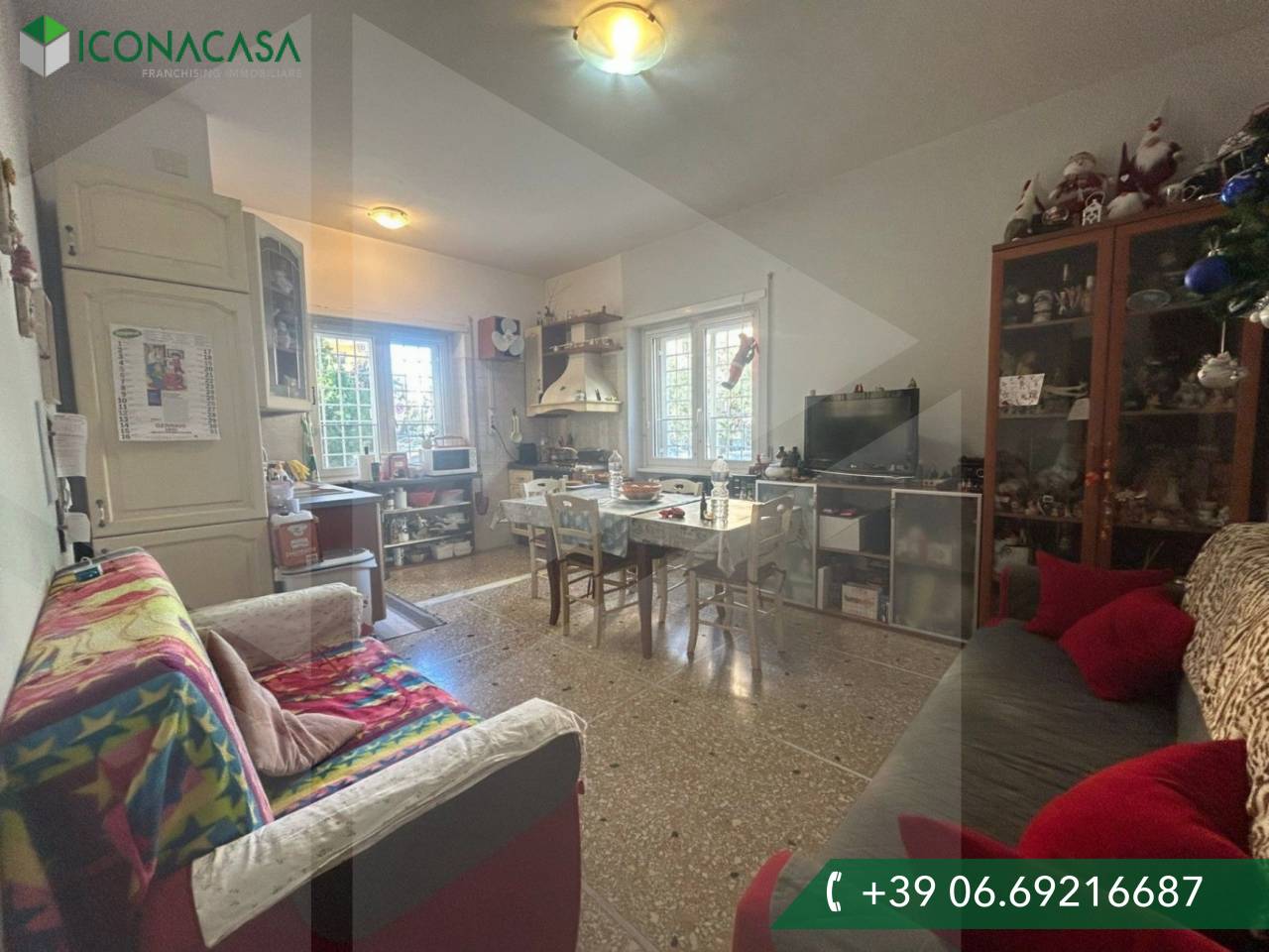 Apartamento de 4 habitaciónes en Rome, Italy No. 21951